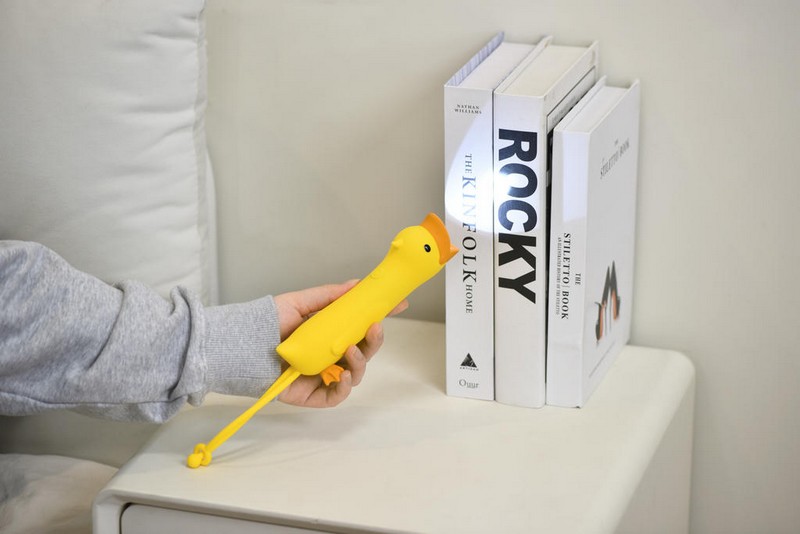 Torcia a forma di anatra in silicone ricaricabile con USB incluso, con luce fissa e intermittente, per un'idea regalo simpatica e originale